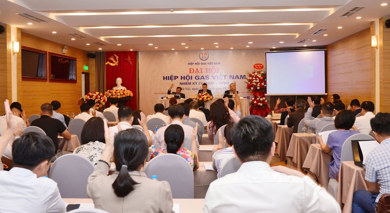 Lãnh đạo PV GAS được bầu làm Chủ tịch Hiệp hội Gas Việt Nam nhiệm kỳ IV (2025 – 2030) Lãnh đạo PV GAS được bầu làm Chủ tịch Hiệp hội Gas Việt Nam nhiệm kỳ IV (2025 – 2030)