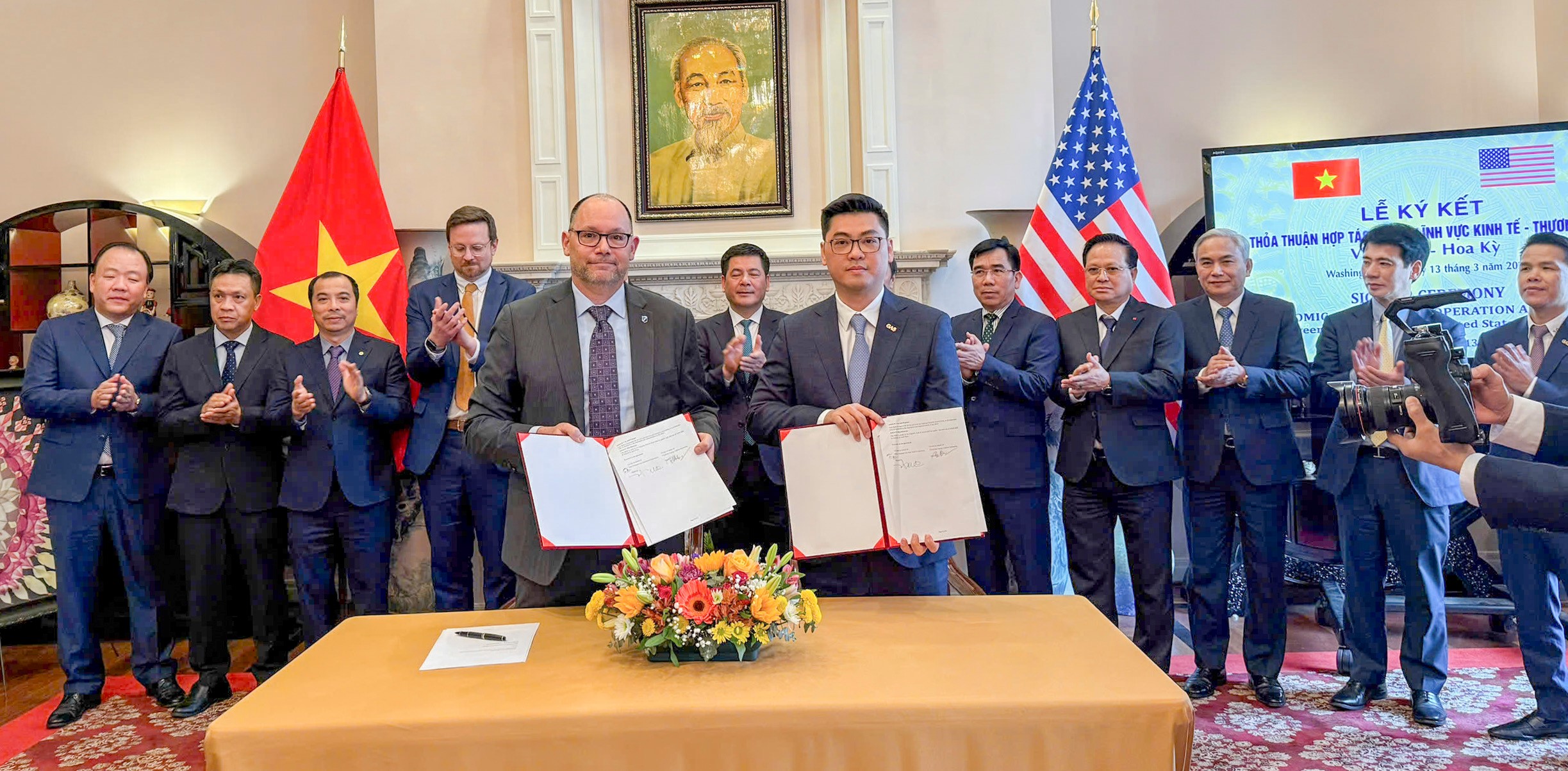 PV GAS signs strategic partnership agreements in the US, expands LNG network
