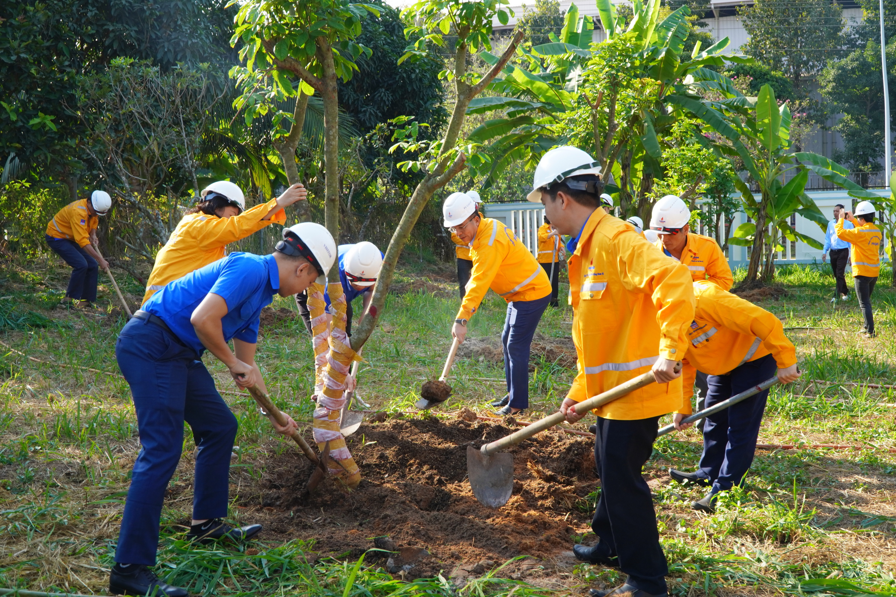 PV GAS celebrates Labor Month and Petrovietnam’s 50th anniversary