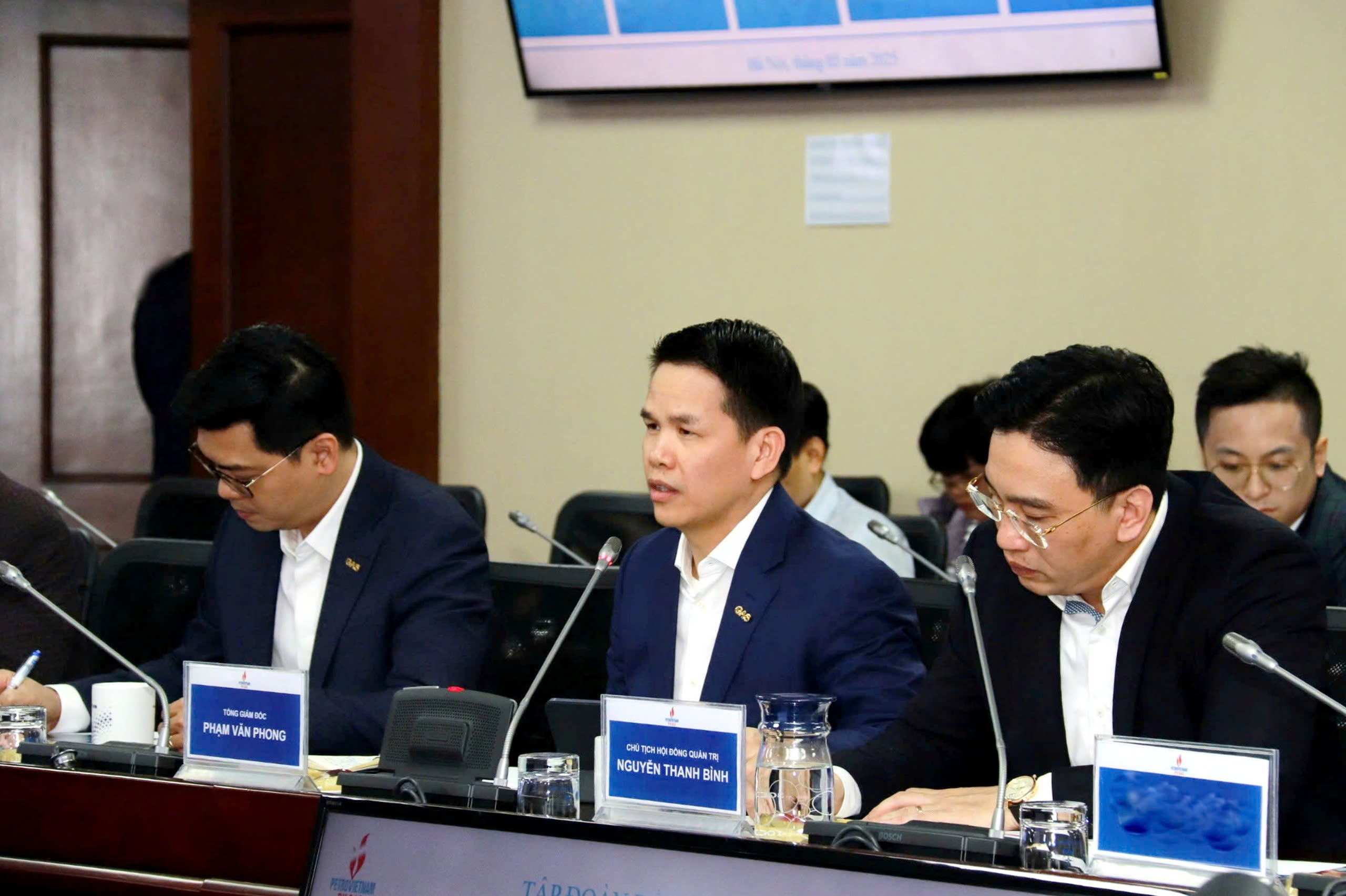 EVN and PV GAS work on stable gas and LNG supply for power generation (2025-2030)