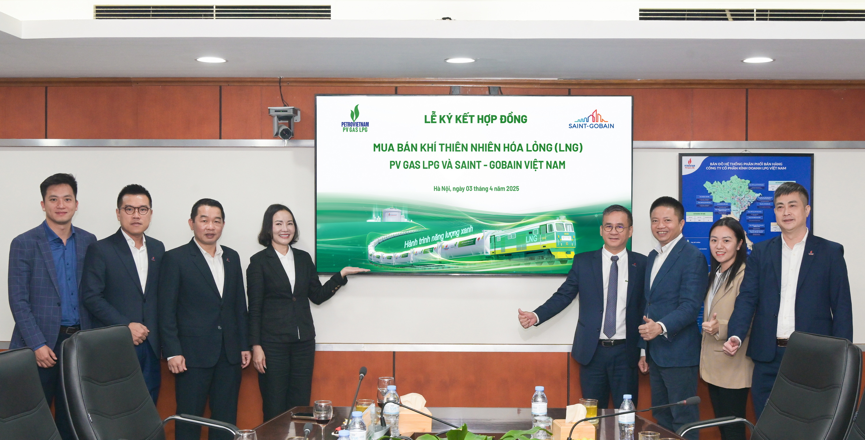 PV GAS LPG và Saint – Gobain Bắc Việt Nam ký kết hợp đồng mua bán LNG