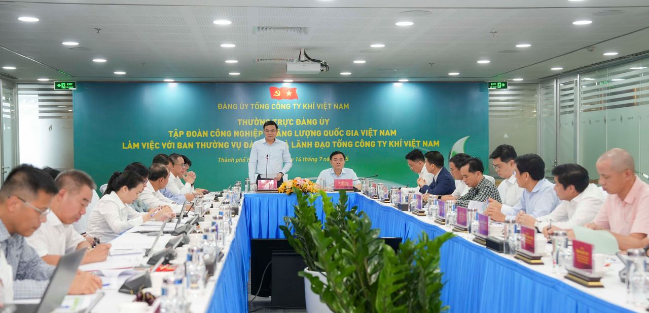 Thường trực Đảng ủy Petrovietnam làm việc với PV GAS: Quyết tâm hoàn thành kế hoạch quản trị 2025, hướng tới mục tiêu 2030