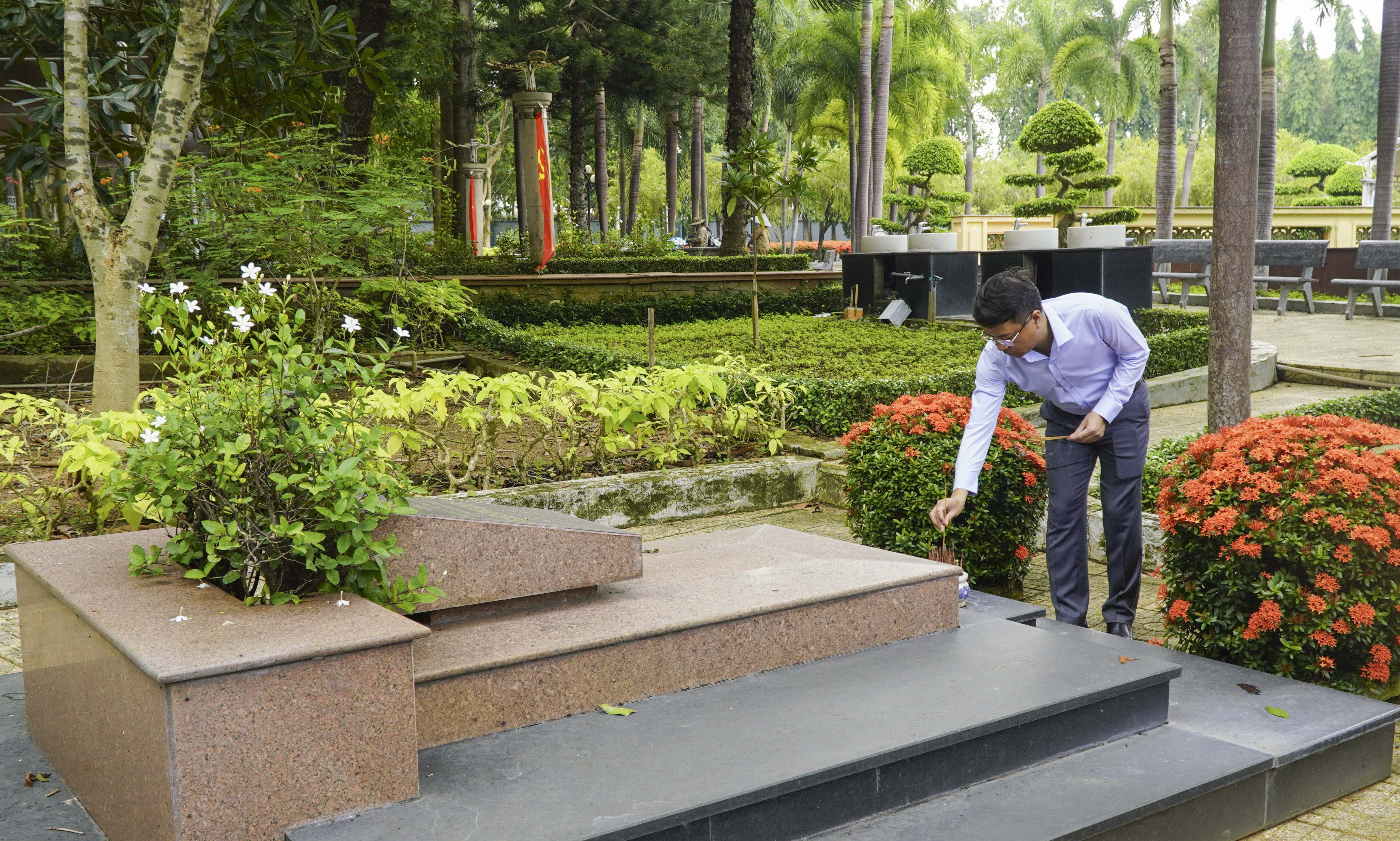 PV GAS SE dâng hương tưởng niệm nhân ngày Thương binh liệt sỹ (27/7/1947 – 27/7/2025)