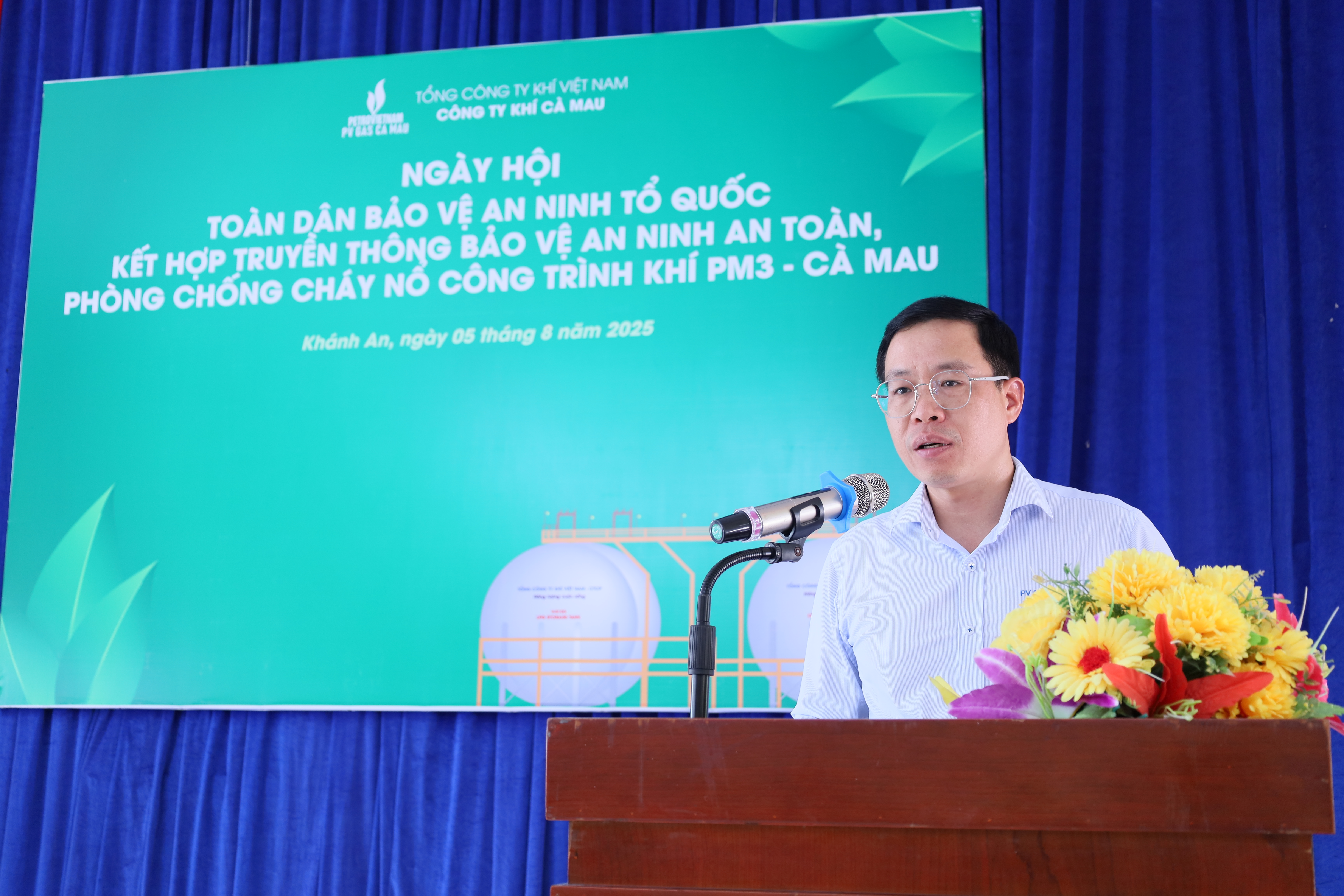 PV GAS CA MAU tổ chức ngày hội toàn dân bảo vệ an ninh tổ quốc, kết hợp truyền thông bảo vệ an ninh, an toàn, phòng chống cháy nổ trên công trình khí PM3 – Cà Mau năm 2025