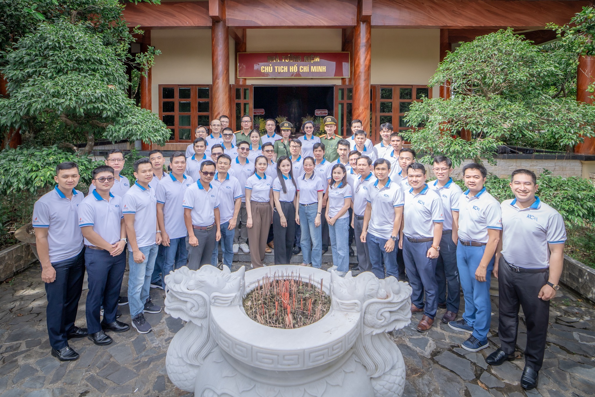Đảng bộ PV GAS CA MAU: Đẩy mạnh giáo dục truyền thống cách mạng, tinh thần yêu nước cho cán bộ, đảng viên và đoàn viên ưu tú