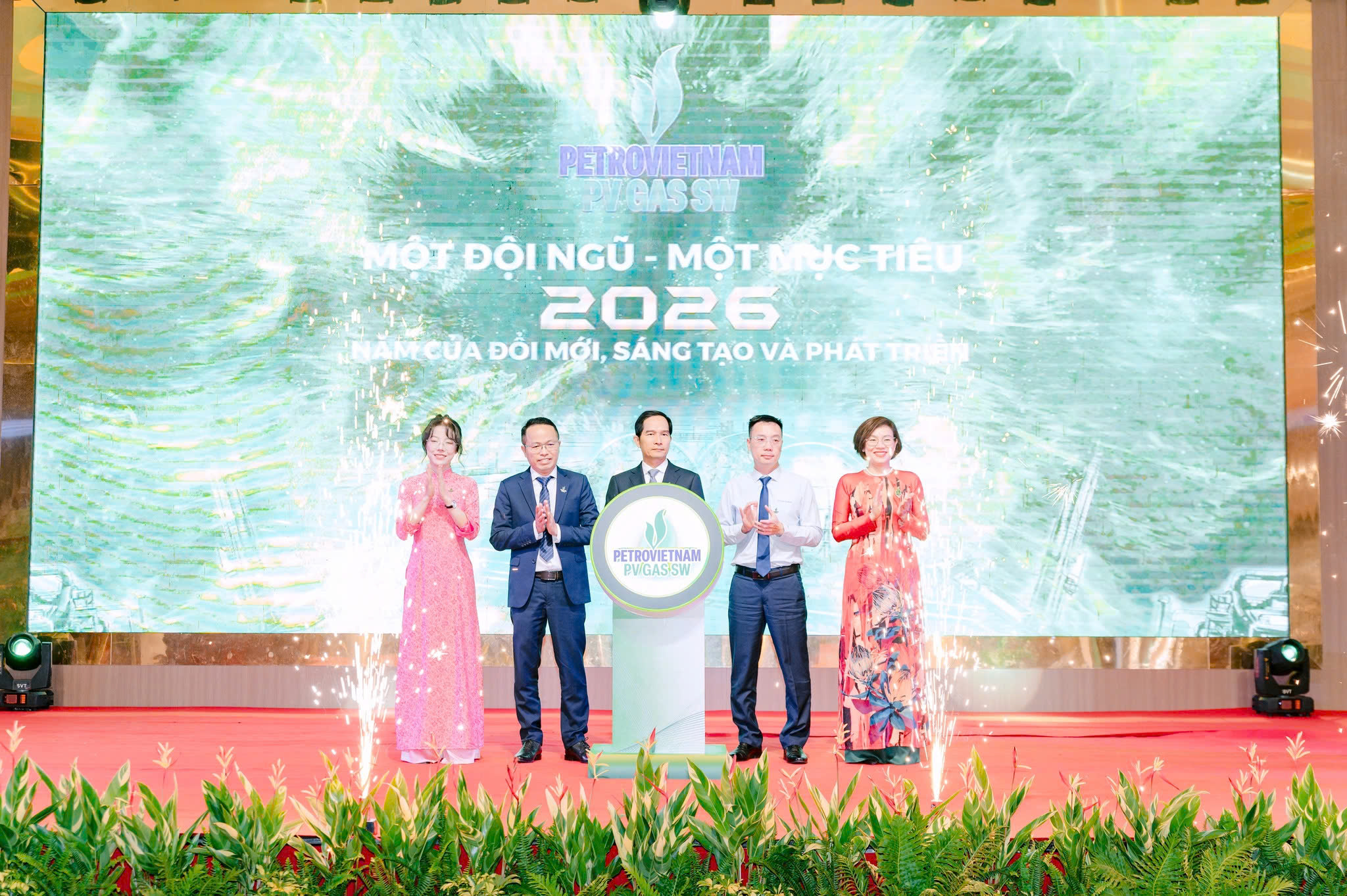 Khối Sản xuất – Vận hành PV GAS: Vững vàng vị thế “trung tâm an toàn” của hệ thống, tiên phong dẫn dắt đổi mới sáng tạo Khối Sản xuất – Vận hành PV GAS: Vững vàng vị thế “trung tâm an toàn” của hệ thống, tiên phong dẫn dắt đổi mới sáng tạo