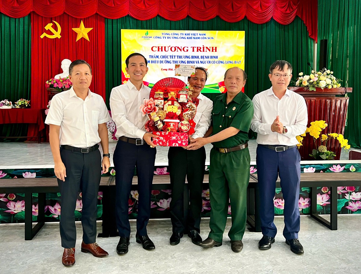 Chi bộ NCSP tổ chức sinh hoạt chuyên đề và các hoạt động chào mừng 96 năm Ngày thành lập Đảng (03/02/1930 - 03/02/2026)