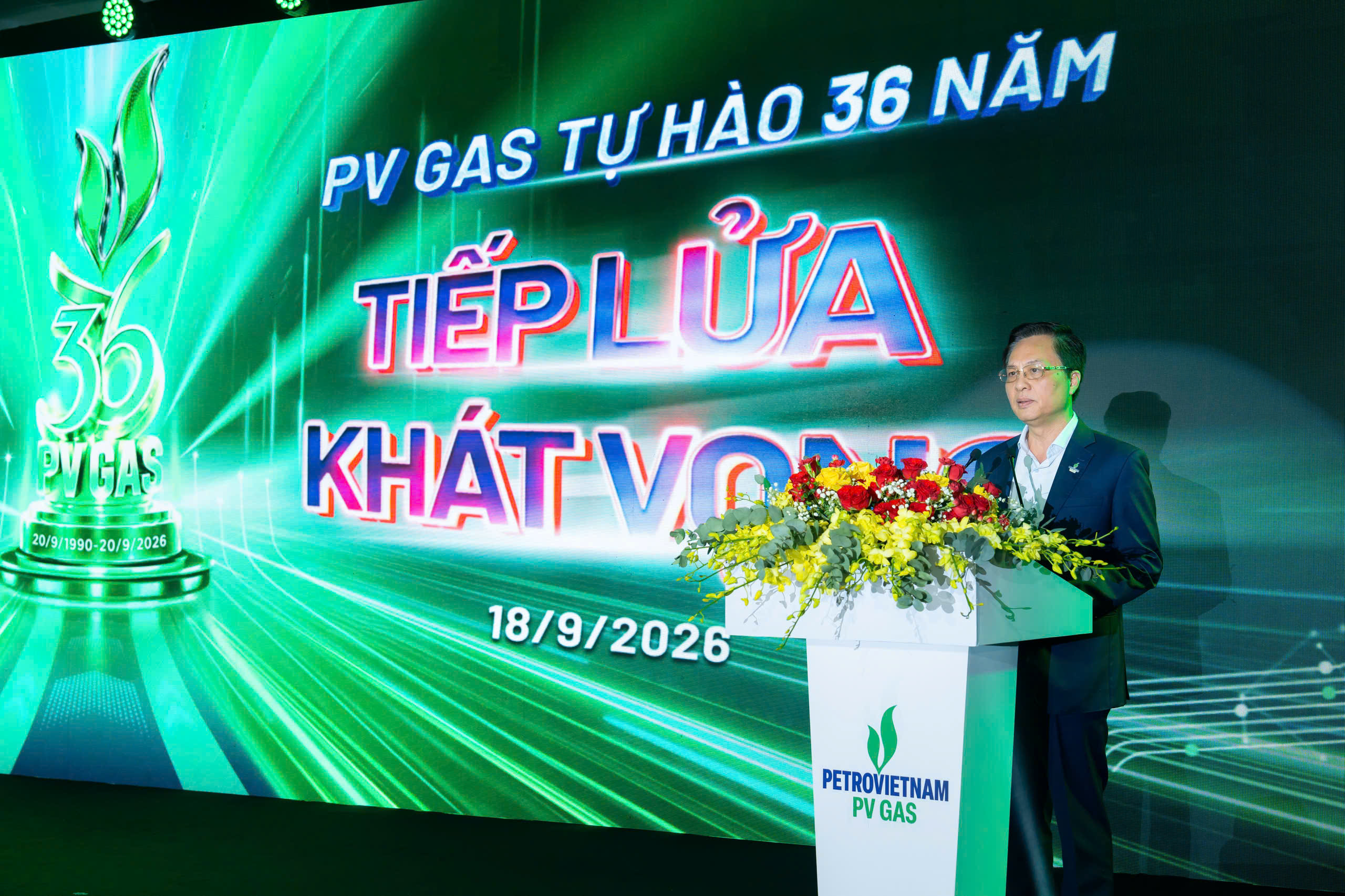 PV GAS kỷ niệm 36 năm thành lập: Tiếp lửa khát vọng, vững bước tương lai PV GAS kỷ niệm 36 năm thành lập: Tiếp lửa khát vọng, vững bước tương lai