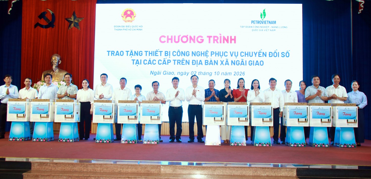 PV GAS đồng hành cùng PETROVIETNAM trong các hoạt động chuyển đổi số và phát triển giáo dục PV GAS đồng hành cùng PETROVIETNAM trong các hoạt động chuyển đổi số và phát triển giáo dục