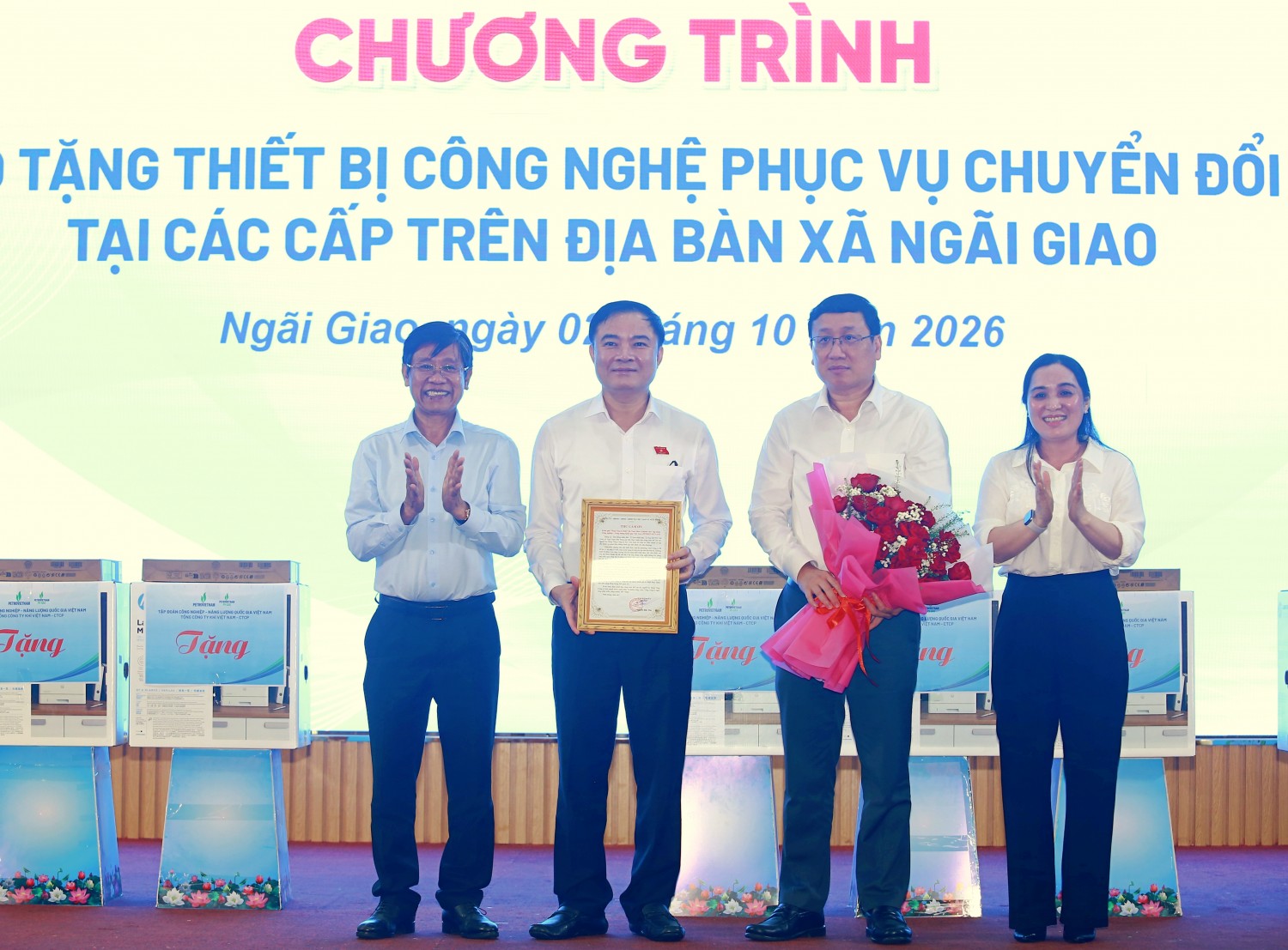 PV GAS đồng hành cùng PETROVIETNAM trong các hoạt động chuyển đổi số và phát triển giáo dục PV GAS đồng hành cùng PETROVIETNAM trong các hoạt động chuyển đổi số và phát triển giáo dục
