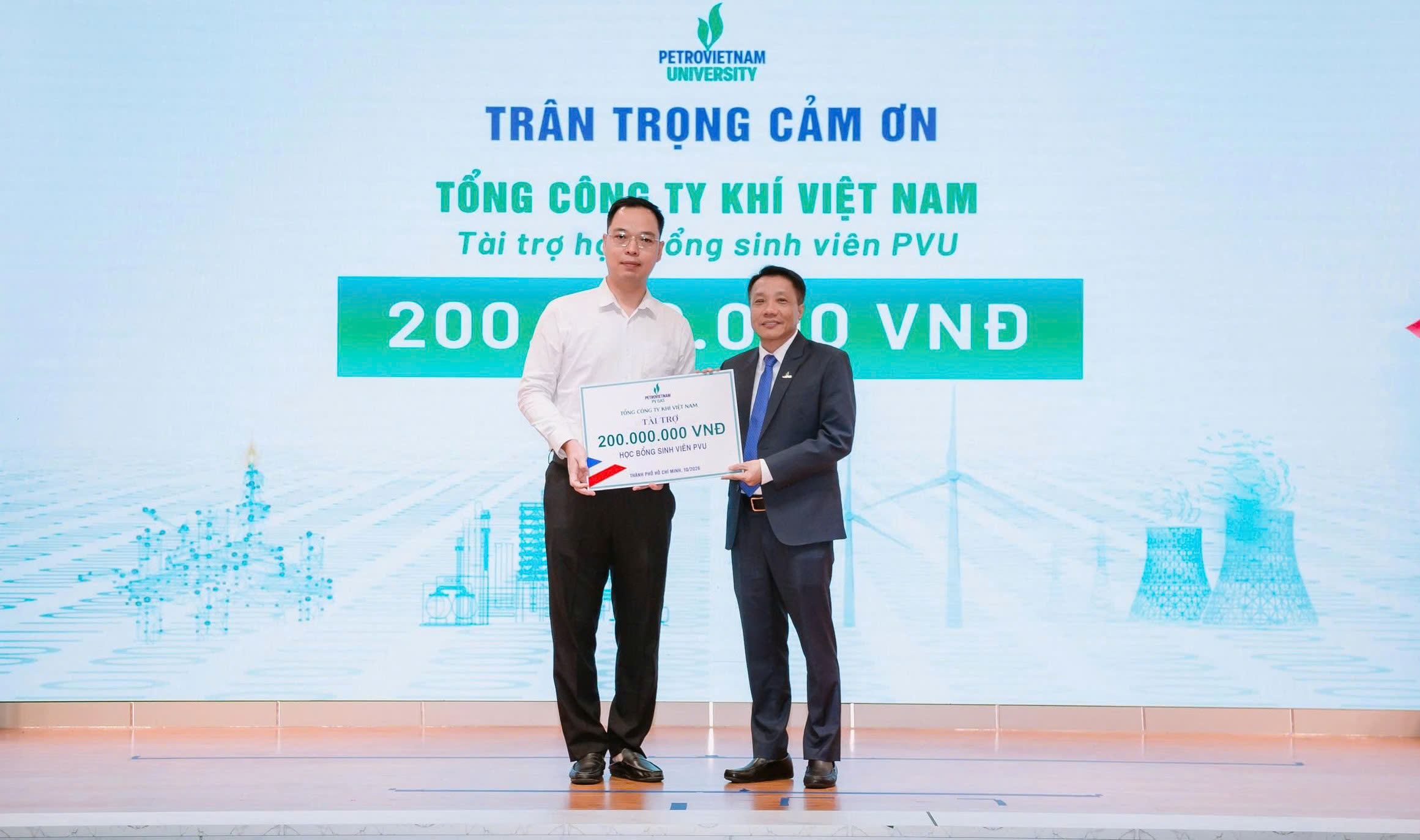 PV GAS đồng hành cùng PETROVIETNAM trong các hoạt động chuyển đổi số và phát triển giáo dục PV GAS đồng hành cùng PETROVIETNAM trong các hoạt động chuyển đổi số và phát triển giáo dục
